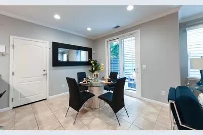 393 Rayos Del Sol Dr, San Jose, CA 95116 - Photo 11