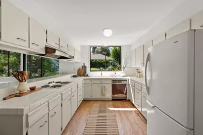 1955 Parkside Ave, Hillsborough, CA 94010 - Photo 13