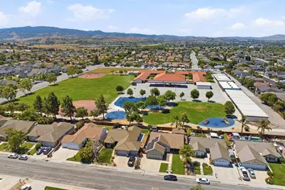 2140 Calistoga Dr, Hollister, CA 95023 - Photo 29