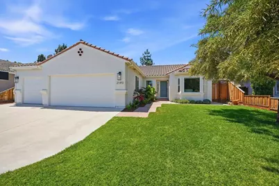 2140 Calistoga Dr, Hollister, CA 95023 - Photo 1