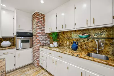 17529 Mayflower Dr, Castro Valley, CA 94546 - Photo 21