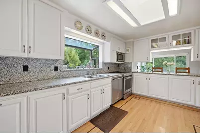 15190 Yvonne Dr, Morgan Hill, CA 95037 - Photo 11