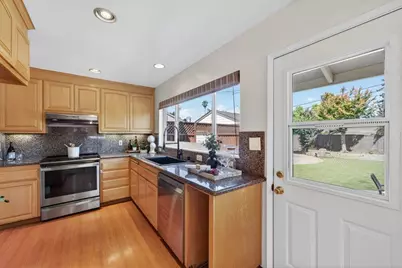 2377 Tulip Rd, San Jose, CA 95128 - Photo 19