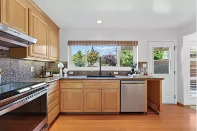 2377 Tulip Rd, San Jose, CA 95128 - Photo 17