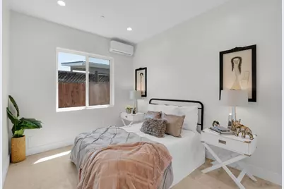727 Lakehaven Dr, Sunnyvale, CA 94089 - Photo 17