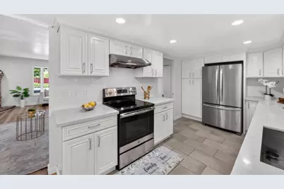 10380 Lockwood Dr, Cupertino, CA 95014 - Photo 13