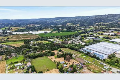 67 Hughes Rd, Watsonville, CA 95076 - Photo 29