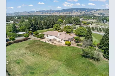 10531 Korn Ln, Gilroy, CA 95020 - Photo 63