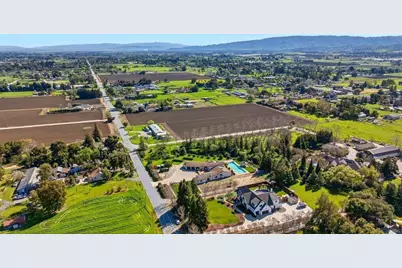 12575 Foothill Ave, San Martin, CA 95046 - Photo 53
