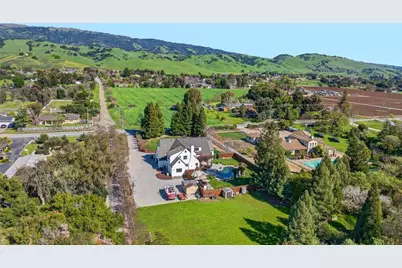 12575 Foothill Ave, San Martin, CA 95046 - Photo 57