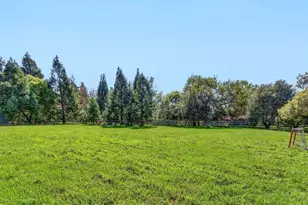 12575 Foothill Ave, San Martin, CA 95046 - Photo 49