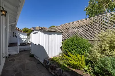 315 Willow St, Pacific Grove, CA 93950 - Photo 27
