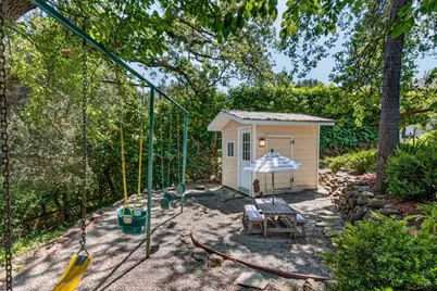 103 Toyon Ct, Woodside, CA 94062 - Photo 41