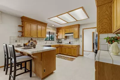 860 S Ridgemark Dr, Hollister, CA 95023 - Photo 17