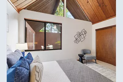 Hawthorne Avenue, Los Altos, CA 94022 - Photo 25
