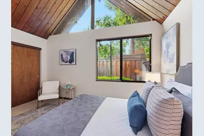 Hawthorne Avenue, Los Altos, CA 94022 - Photo 27