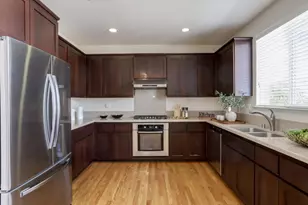 1352 McKinley Ct, San Jose, CA 95126 - Photo 17