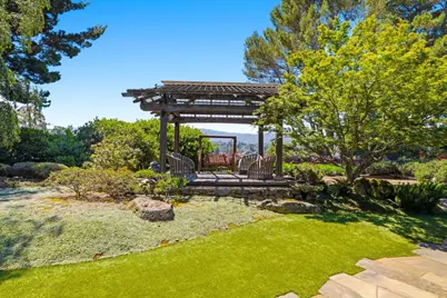 12728 La Cresta Dr, Los Altos Hills, CA 94022 - Photo 49
