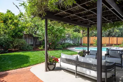 124 Jardin Dr, Los Altos, CA 94022 - Photo 21
