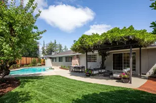 124 Jardin Dr, Los Altos, CA 94022 - Photo 23