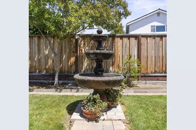 10730 La Roda Dr, Cupertino, CA 95014 - Photo 33