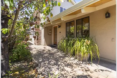 10730 La Roda Dr, Cupertino, CA 95014 - Photo 35