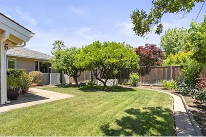 10730 La Roda Dr, Cupertino, CA 95014 - Photo 19