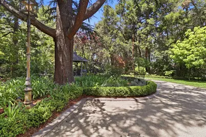 90 Holbrook Ln, Atherton, CA 94027 - Photo 55