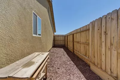 395 Yandris Ct, Los Banos, CA 93635 - Photo 23