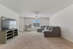 395 Yandris Ct, Los Banos, CA 93635 - Photo 5