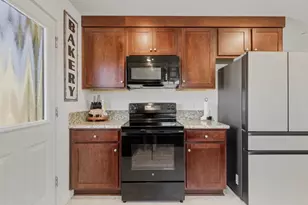 395 Yandris Ct, Los Banos, CA 93635 - Photo 7