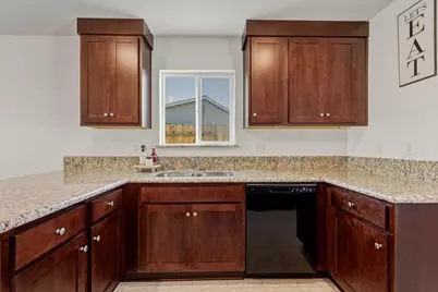 395 Yandris Ct, Los Banos, CA 93635 - Photo 11