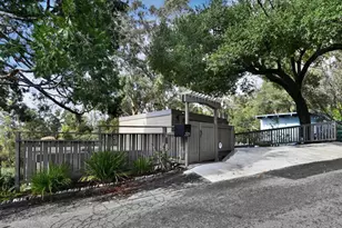 2323 Mastlands Dr, Oakland, CA 94611 - Photo 17
