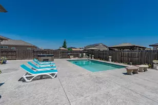 1381 Riverbank Dr, Madera, CA 93637 - Photo 39