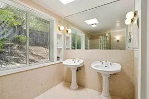 2236 Bunker Hill Dr, San Mateo, CA 94402 - Photo 17