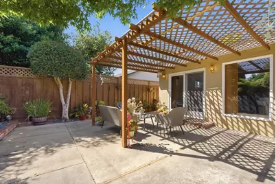 1126 W Knickerbocker Dr, Sunnyvale, CA 94087 - Photo 27