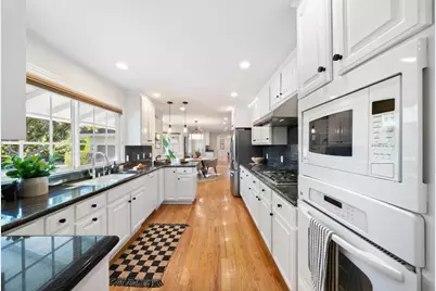 20318 Miljevich Dr, Saratoga, CA 95070 - Photo 15