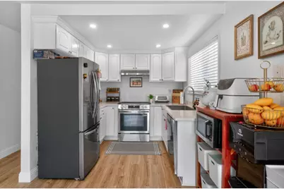 295 Esmeralda Ct, San Jose, CA 95116 - Photo 11