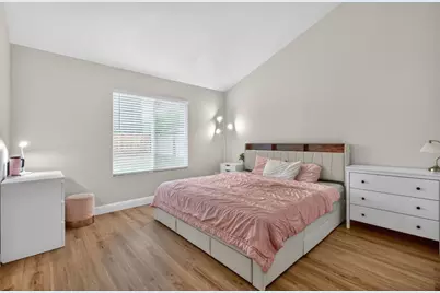 295 Esmeralda Ct, San Jose, CA 95116 - Photo 25