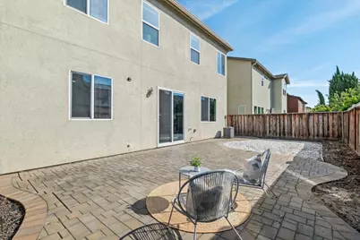 1399 Shore Dr, San Jose, CA 95131 - Photo 13