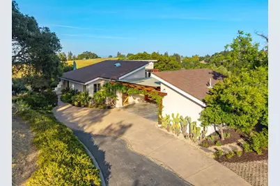 27690 Central Dr, Los Altos Hills, CA 94022 - Photo 3