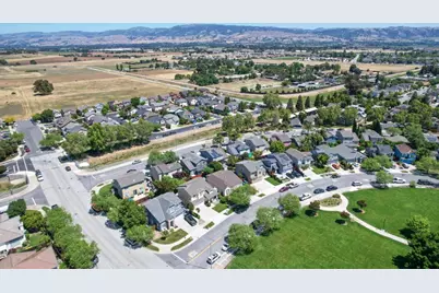 887 Martiri Dr, Gilroy, CA 95020 - Photo 43