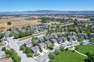 887 Martiri Dr, Gilroy, CA 95020 - Photo 43