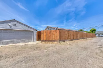 823 Central Ave, Hollister, CA 95023 - Photo 25