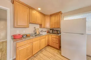 823 Central Ave, Hollister, CA 95023 - Photo 17