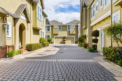 707 Valparaiso Ave, Menlo Park, CA 94025 - Photo 1