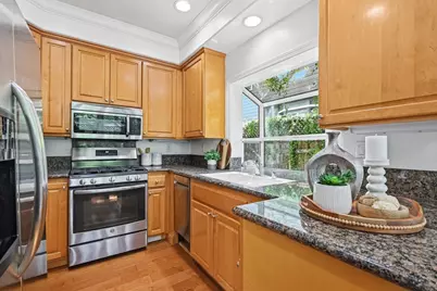 707 Valparaiso Ave, Menlo Park, CA 94025 - Photo 9