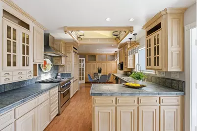 5527 Oak Park Dr, San Jose, CA 95129 - Photo 9