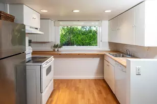 2275 Amherst St, Palo Alto, CA 94306 - Photo 39