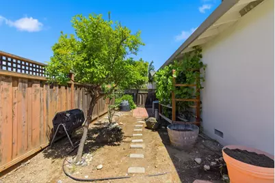 1040 Fleetwood Dr, San Jose, CA 95120 - Photo 35